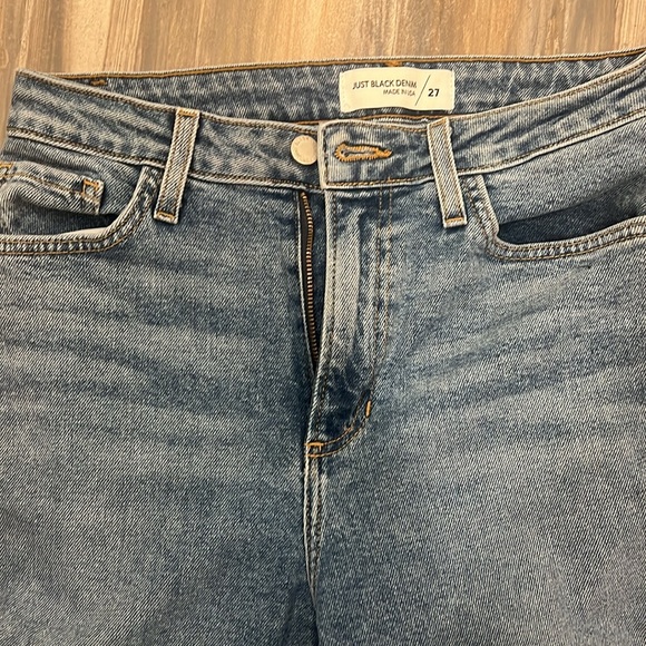 Just black high rise crop flare size 27 - Picture 2 of 3